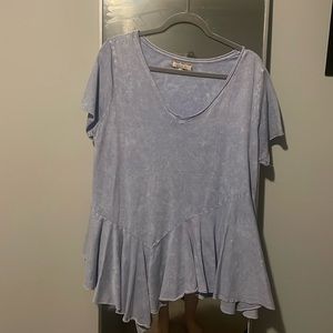 Eri and Ali Women’s blue shirt size large